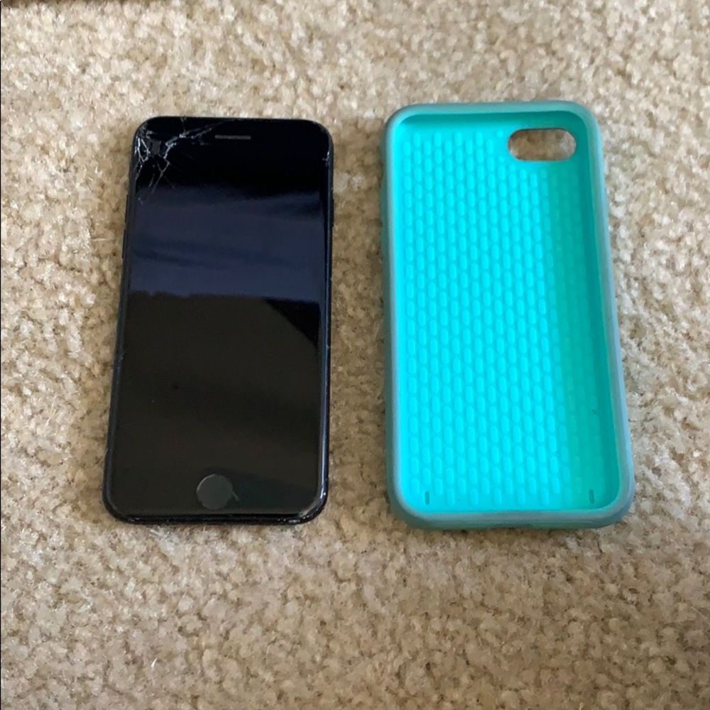 CRACKED IPhone 7